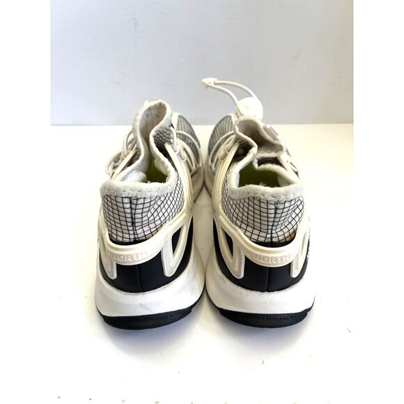 The North Face Oxeye Tech Sneakers Women’s 7 – Running/Trail - Picture 3 of 8